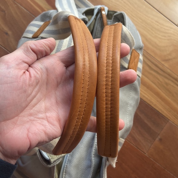 ⛔️DONATED⛔️ Pottery Barn Kids Classic Diaper Bag Gray Unisex - Picture 9 of 16